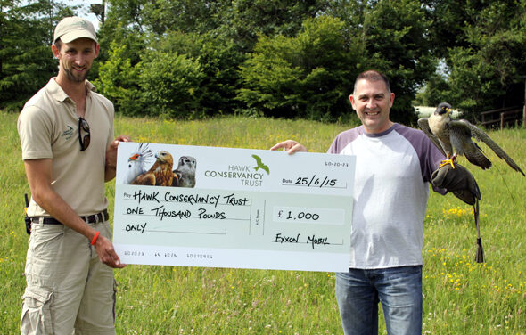 Hawk Conservancy Trust receive £1000